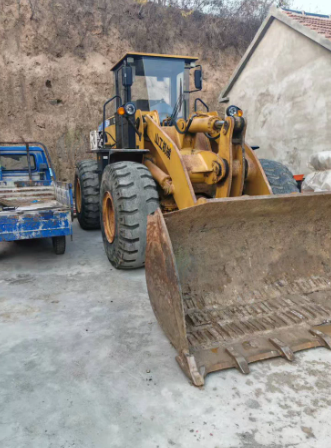 烟台地区个人处理山工652d装载机