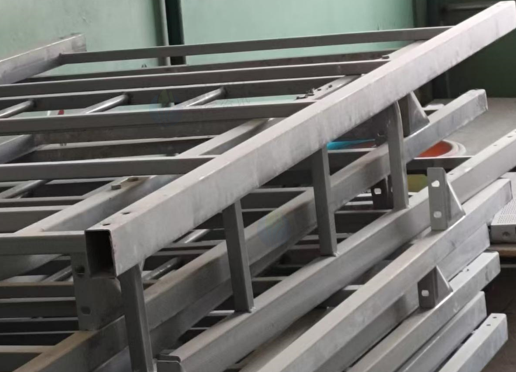 12月31日吴忠学校课桌、凳、办公桌等报废资产处置项目转让公告