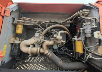 潍坊地区个人处理19年日立300-5A挖掘机