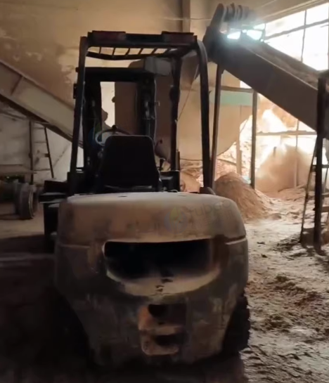 无锡地区工厂处理420颗粒机2台、破碎机粉碎机全套设备