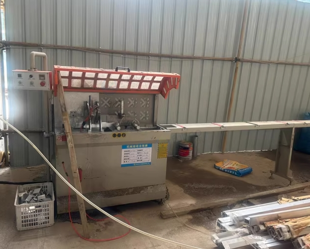 东莞地区个人处理铝合金门窗设备