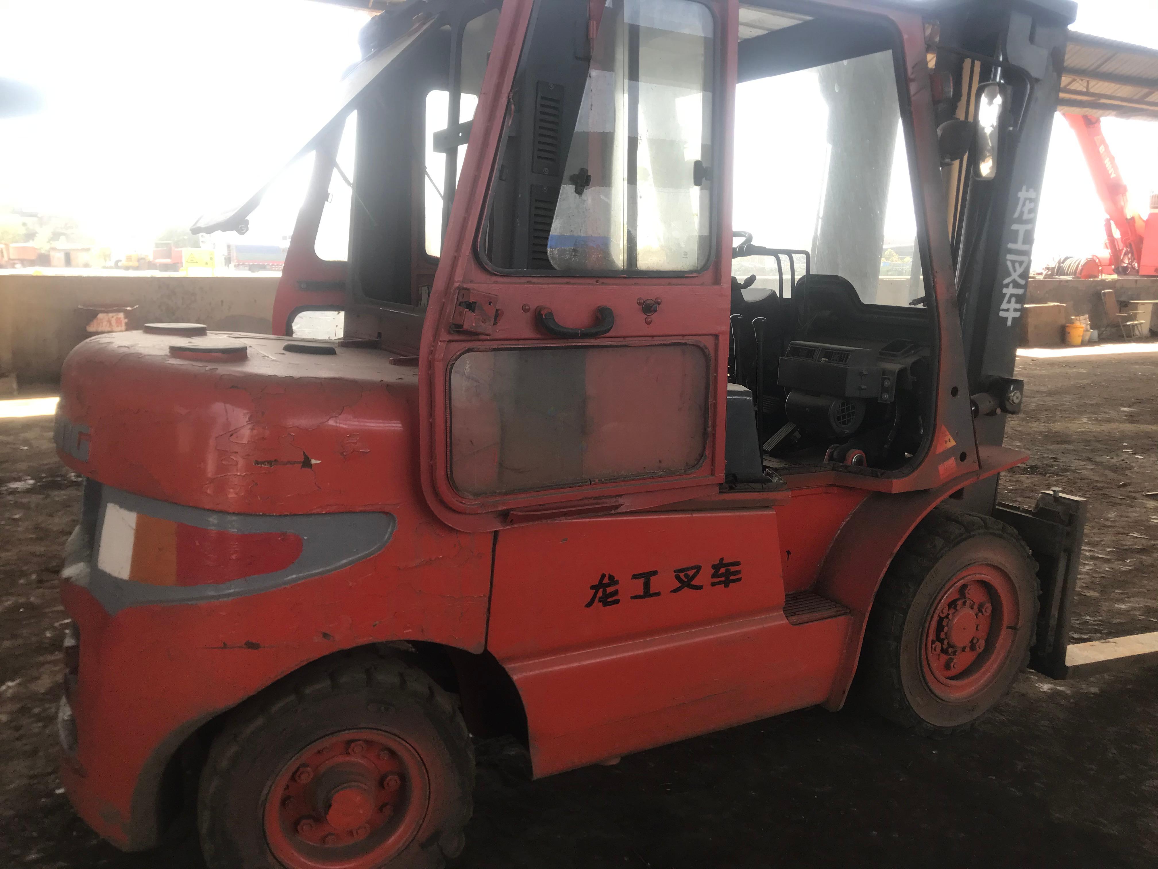 1月26日武汉葛洲坝兴业再生资源公司废旧设备（FD35龙工叉车）1转让公告