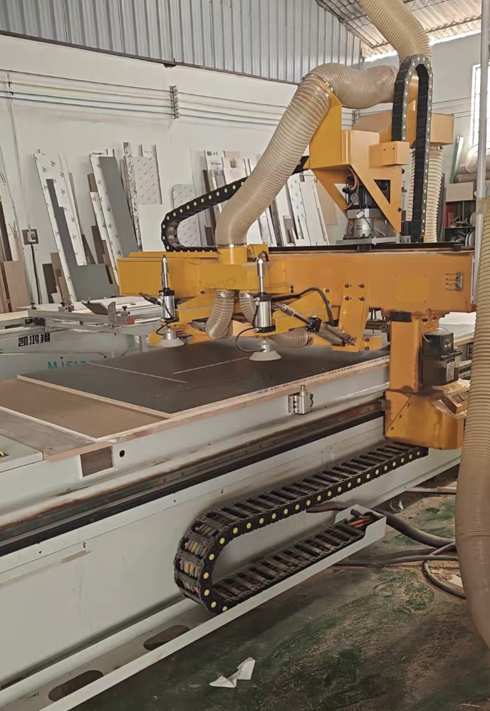 佛山地区处理封边机、直排开料机、侧孔机、螺旋机、精密锯、铰链机