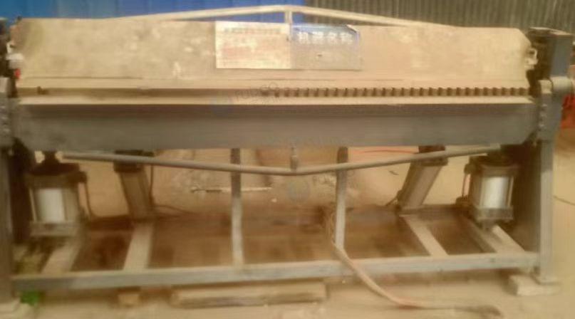 安阳地区处理等离子切割机、角钢冲孔割断机、法栏机、折边机等全套铁皮风管设备