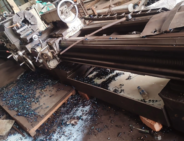 无锡地区工厂处理重型61160/8米车床1台、沈阳6163*3m普车1台、大连6163*1.5m普车1台