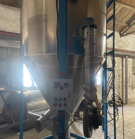 南通地区工厂处理水环切机一整套、拌料机1台