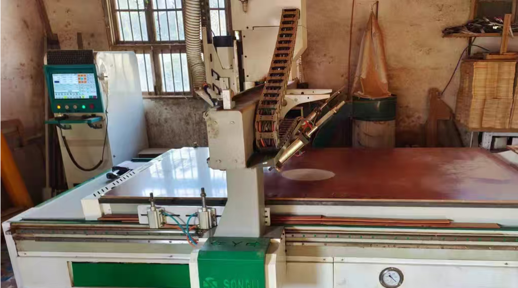 长沙地区工厂处理1325木工开料机