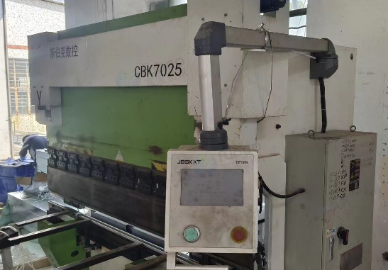 广州地区处理斯伯克数控桥架折弯机、液压剪板机