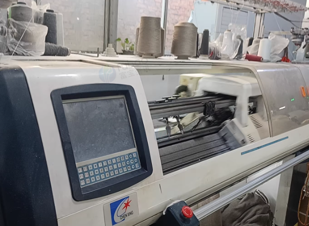 泰州地区工厂处理晨星电脑横机5台、电脑机3台