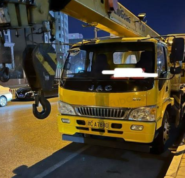 天津地区处理柳工8吨汽车吊