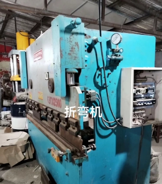潍坊地区处理63TX2500液压板料折弯机