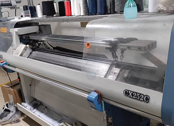 泰州地区工厂处理晨星电脑横机5台、电脑机3台