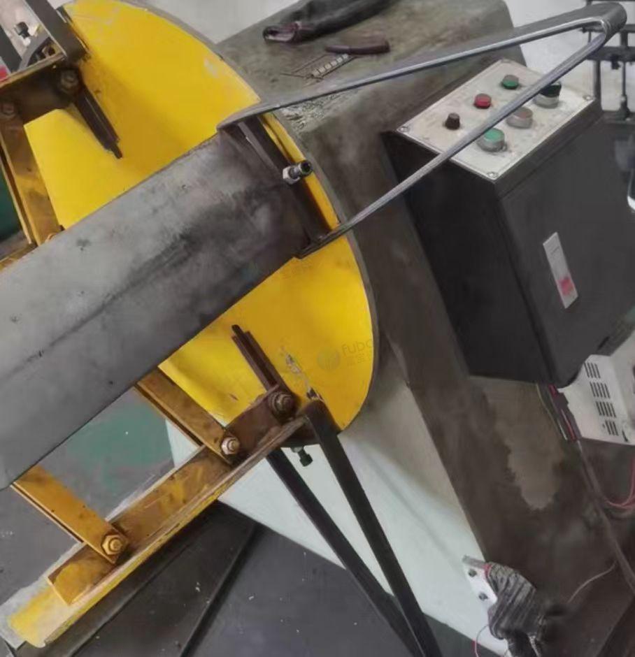 佛山地区工厂停工处理三台冲床、数码送料机、气动送料机等