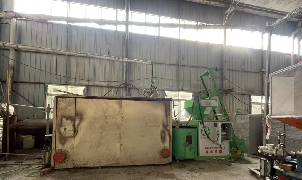 德阳地区处理90万大卡生物质燃烧机、一吨蒸汽发生器、过滤器、发泡机一套