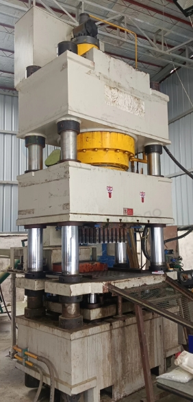 东莞地区个人处理800T液压机、自动上料机、真空压缩机