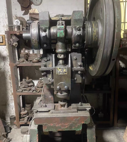 中山地区加工部处理可倾压力机