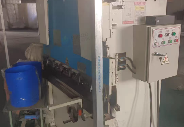 平顶山地区处理上料机、5.5千瓦电机、压面机等