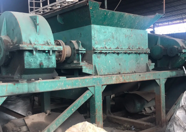 清远地区处理1400重型撕碎机、125吨压块机