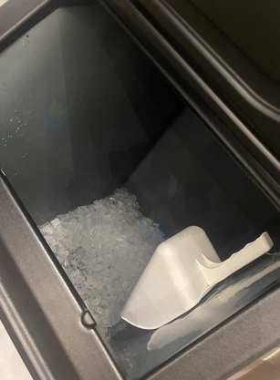 厦门地区处理商用奶茶店制冰机、冰桶、冷藏柜一套