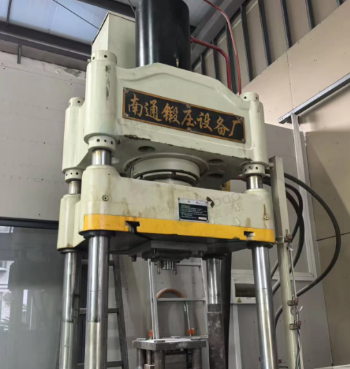 上海地区工厂处理高温炉1台、100T液压机1台