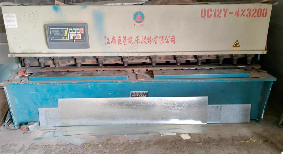 威海地区工厂处理2台液压板料折弯机 1台液压剪板机