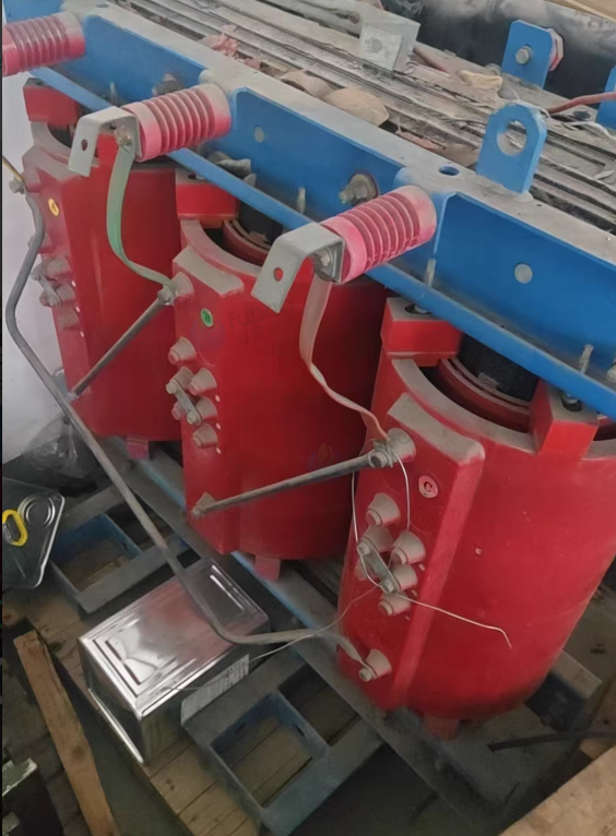 东莞地区工厂处理水冷空调8台、500KW变压器1台