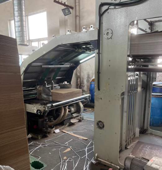 泰州地区工厂处理1300全自动裱线机