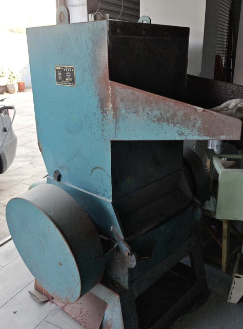 宁波地区处理亿虎YIHU FBB-600型塑料粉碎机、18.5kw大电机