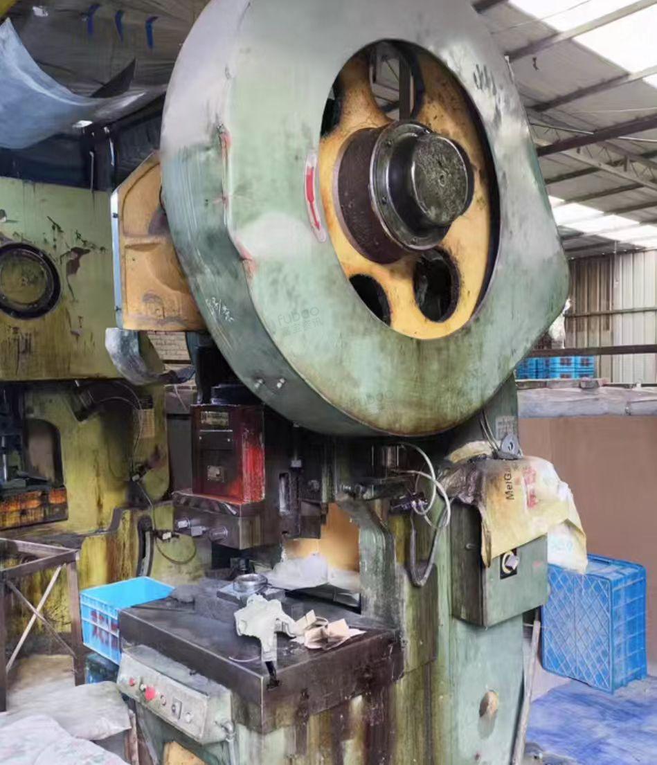 新乡地区工厂处理剪板机、一批冲床