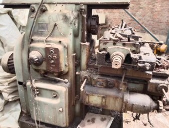 菏泽地区处理5台万能铣床