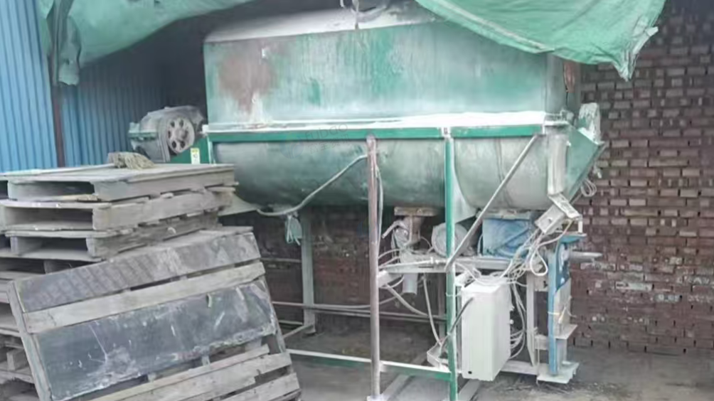 太原地区处理干粉砂浆灌装机、腻子粉混合机2立方、变速减速机、三相异步电动机等设备