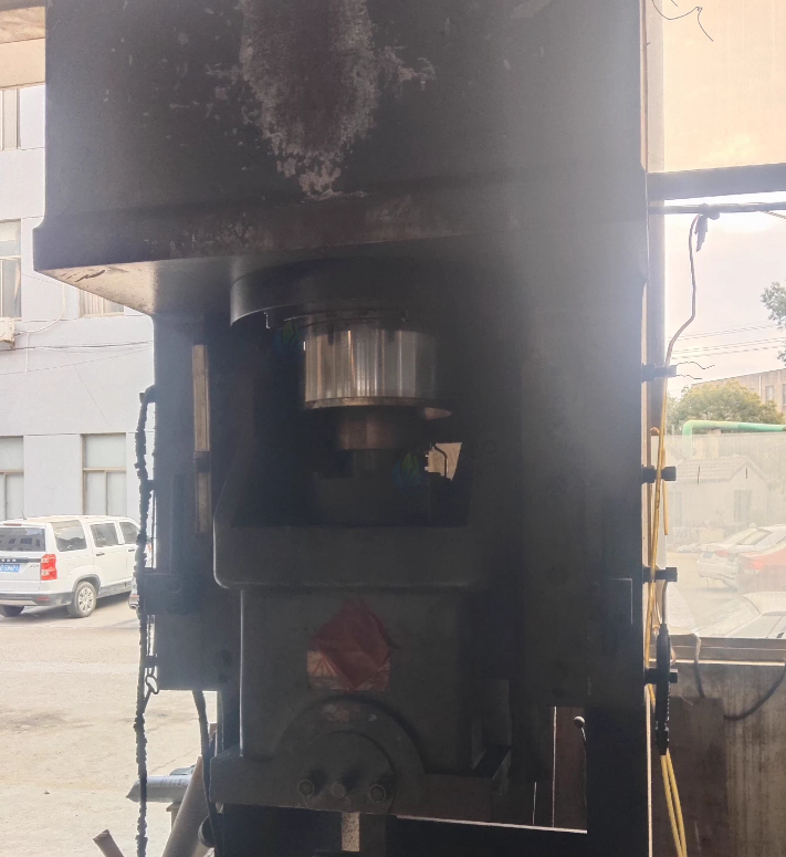 无锡地区工厂处理160吨油压冲床