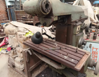 菏泽地区处理5台万能铣床