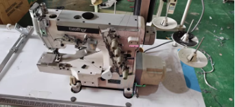 济南地区服装厂处理3台自动切线双针 2台自动四线 4台普通四线 5台平车 1台781锁眼机 1台双平台压烫机