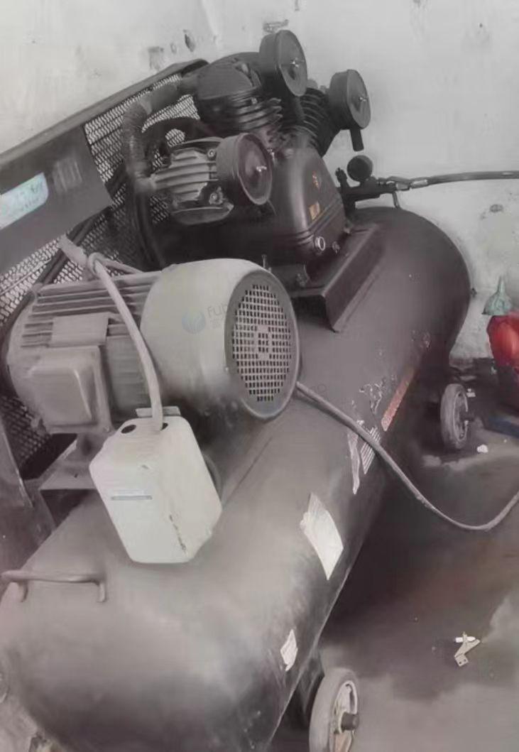 佛山地区工厂停工处理三台冲床、数码送料机、气动送料机等