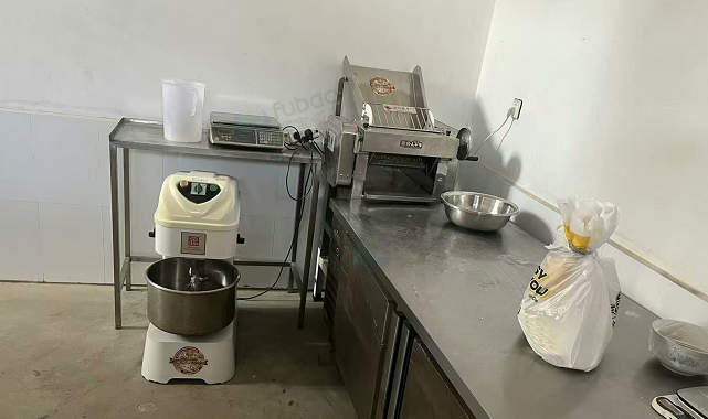 长沙地区店铺处理做包子全套机器