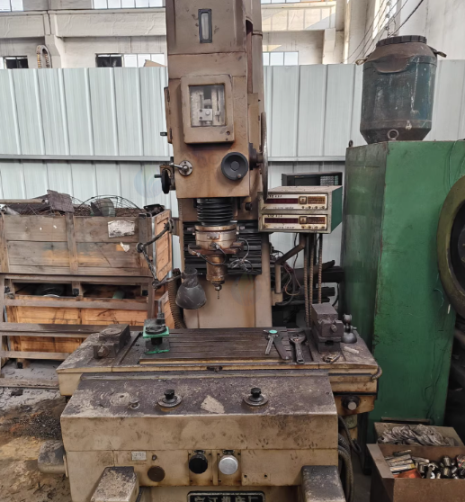 无锡地区工厂处理坐标磨床1台、平面磨床1台