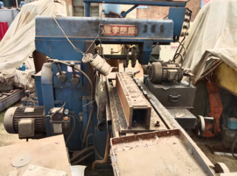 菏泽地区处理5台万能铣床