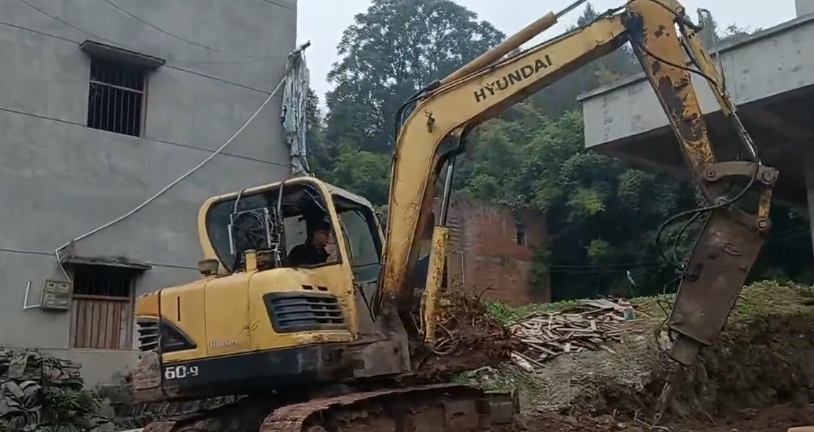 成都地区处理现代60-9挖掘机