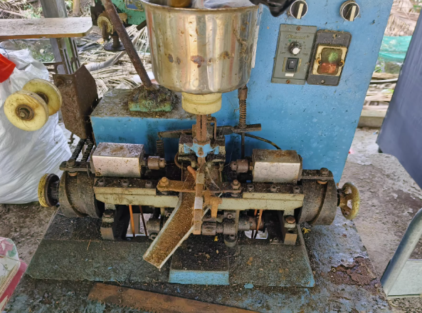 文昌地区工厂处理佛珠圆珠双向自动打孔机