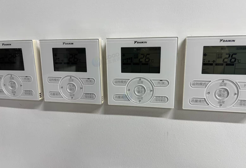 杭州地区实验室搬迁处理中央空调四台外机三四十个室内机