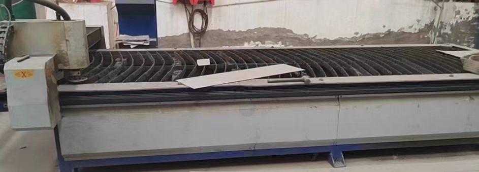 安阳地区处理等离子切割机、角钢冲孔割断机、法栏机、折边机等全套铁皮风管设备