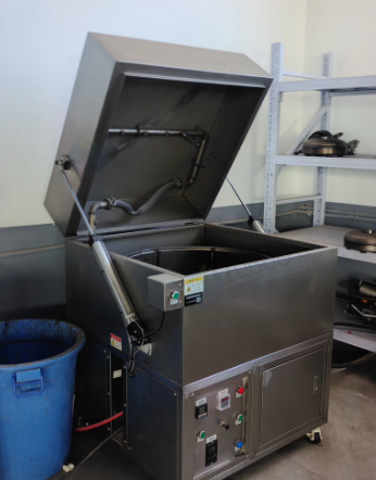 拉萨地区处理龙门举升机 洗车机 工位桌 货架 拆胎机 空压机 大梁校正仪 四轮定位仪 储气罐 工具车等汽修厂整体设备