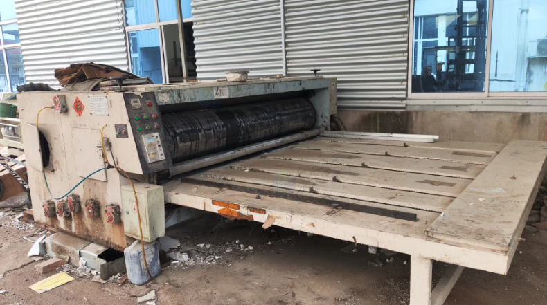 宿迁地区工厂处理3000水墨纸板印刷机1台、胶带高速分切机1台