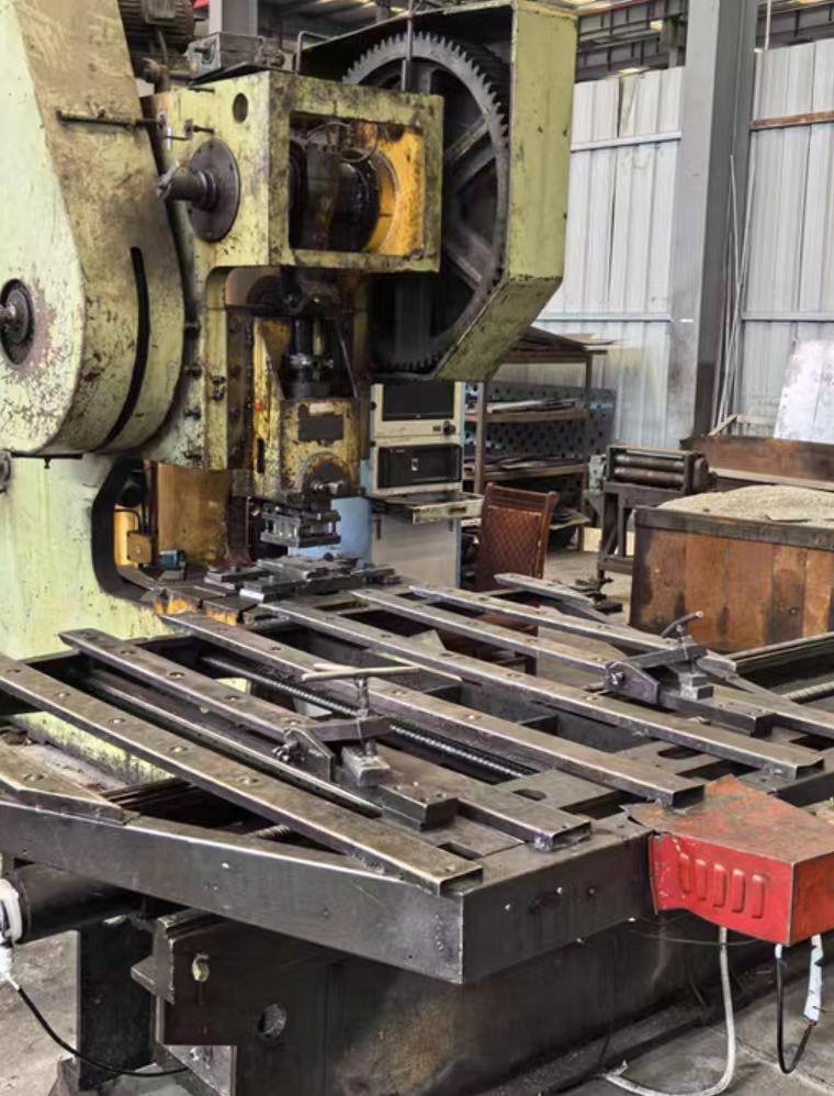 开封地区工厂处理气动压力机带板料送料机