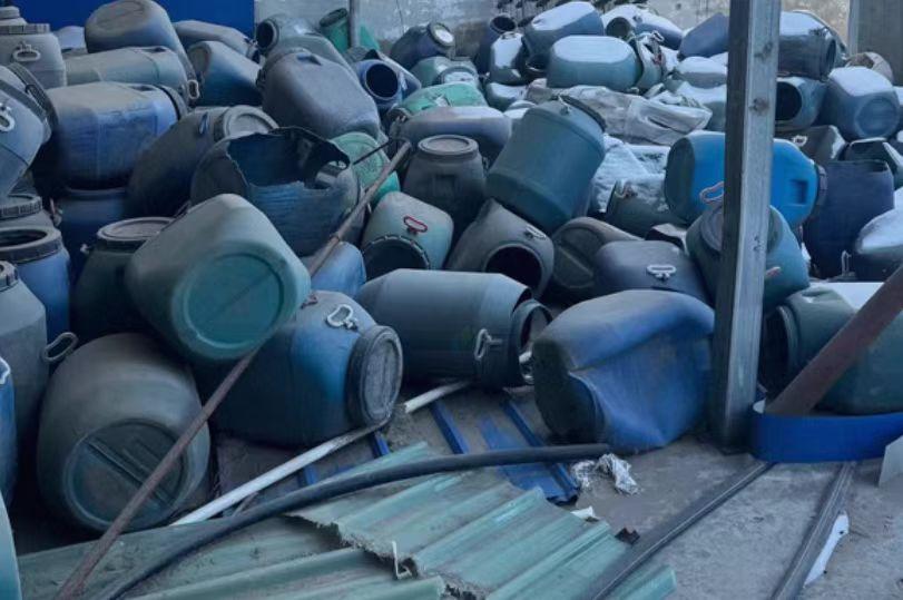 通辽地区工厂关闭处理化工塑料桶、D400S4K柴油发电机组、全自动打包机、250kw交流同步发电机