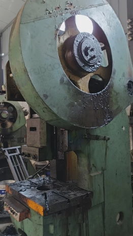 商丘地区处理工厂闲置125吨液压冲床