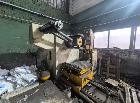 嘉兴地区处理300吨液压机+三合一自动送料机