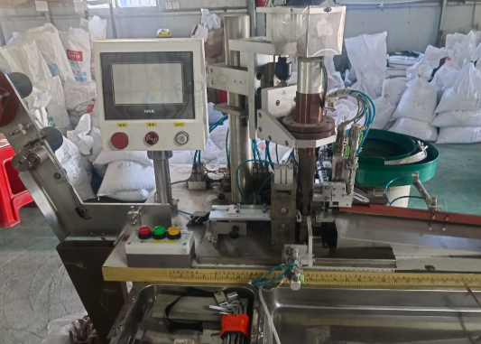 汕头地区加工厂处理自动穿肩带超声波机、打枣机、超声波焊接机