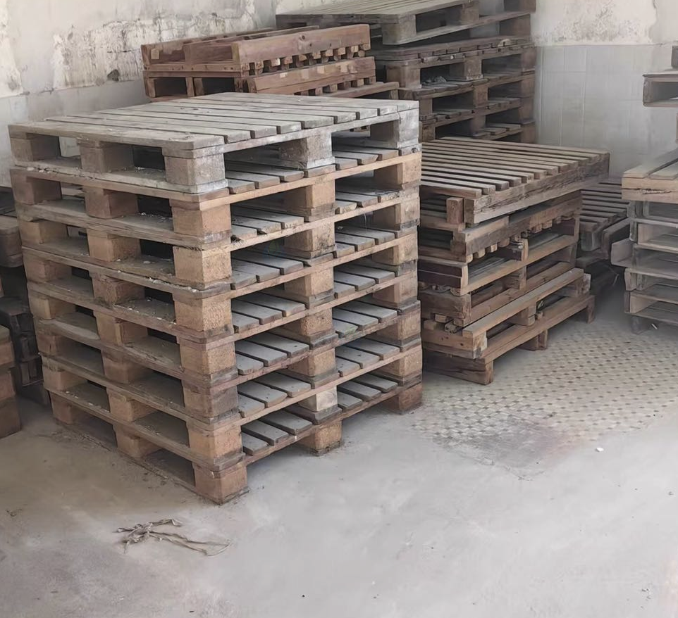 汕头地区处理100多块木质卡板